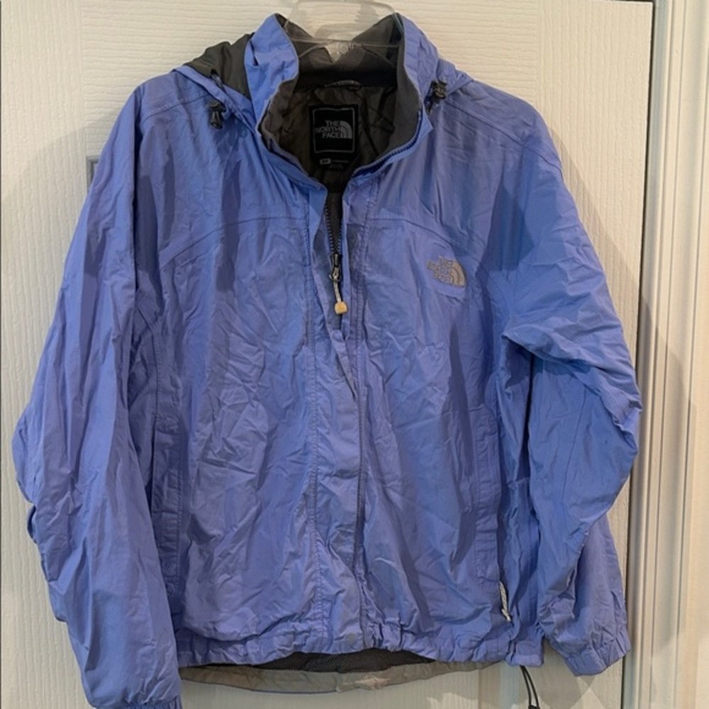 The North Face women’s  Light Purple Windbreaker rain jacket